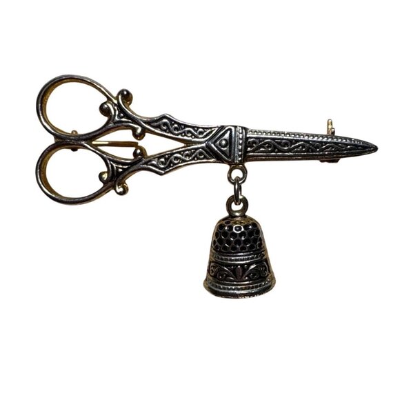 Vintage Gold & Silver Scissors Brooch Dangling Thimble Charm Made In Spain 2" - Picture 2 of 7